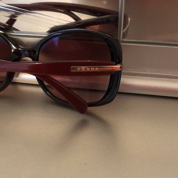 Prada sunglasses ☀️🕶 - Picture 3 of 7